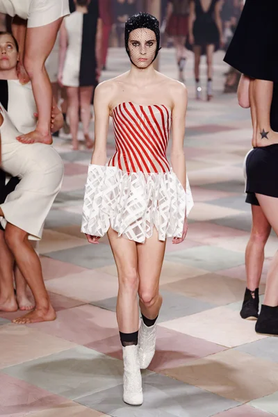 Look 8